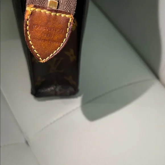 Authentic Louis Vuitton Monogram Cosmetic Accessories Pouch - Picture 9 of 13